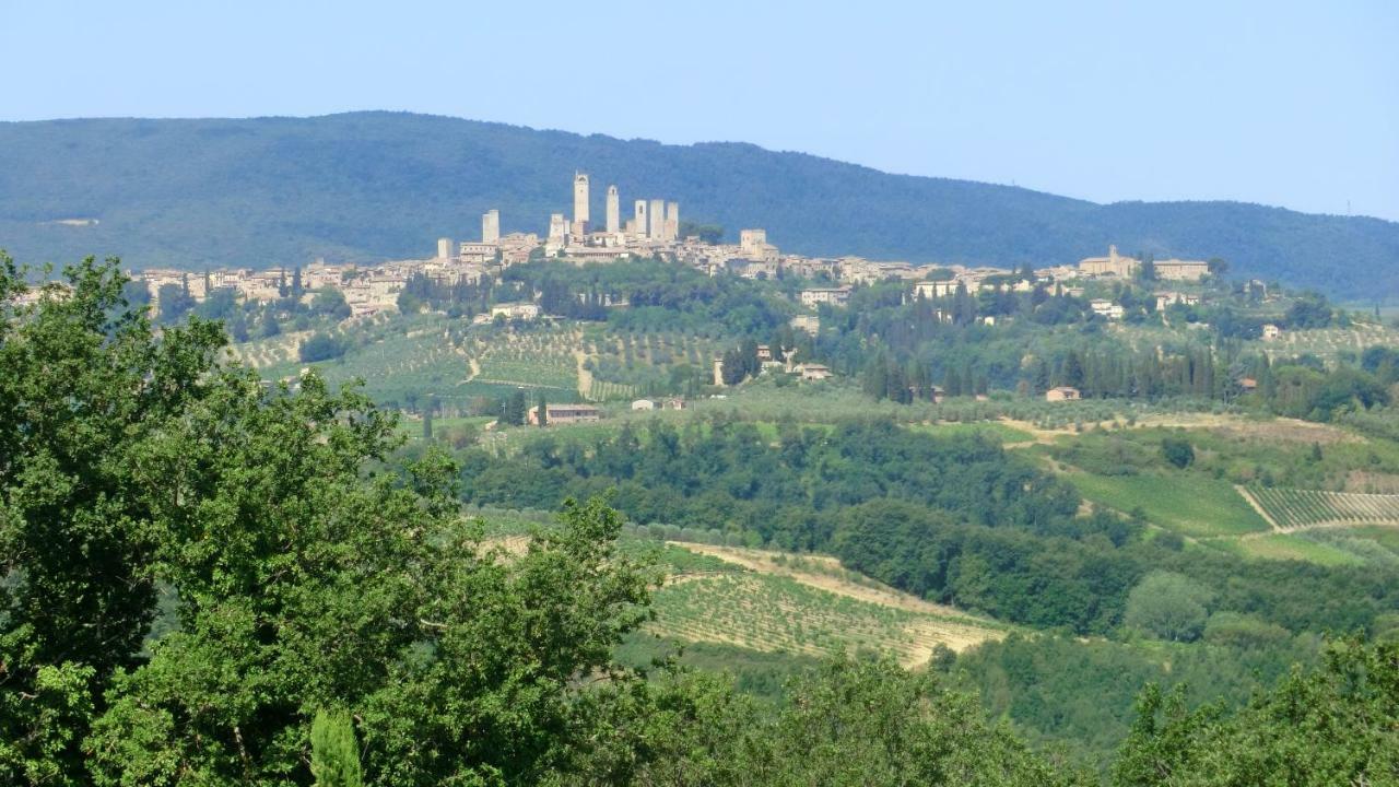 Appartamenti Ava E Tegrino Nell'Antica Dimora Di Fulignano Сан Джиминяно Екстериор снимка