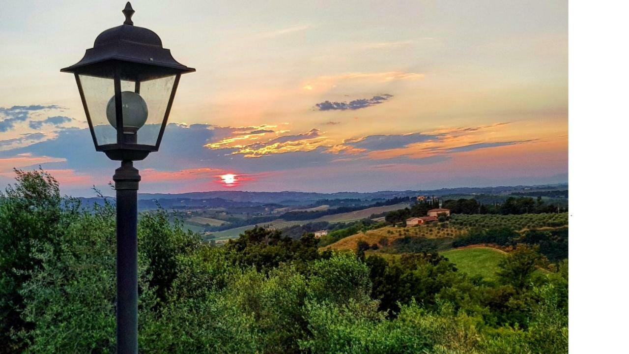 Appartamenti Ava E Tegrino Nell'Antica Dimora Di Fulignano Сан Джиминяно Екстериор снимка